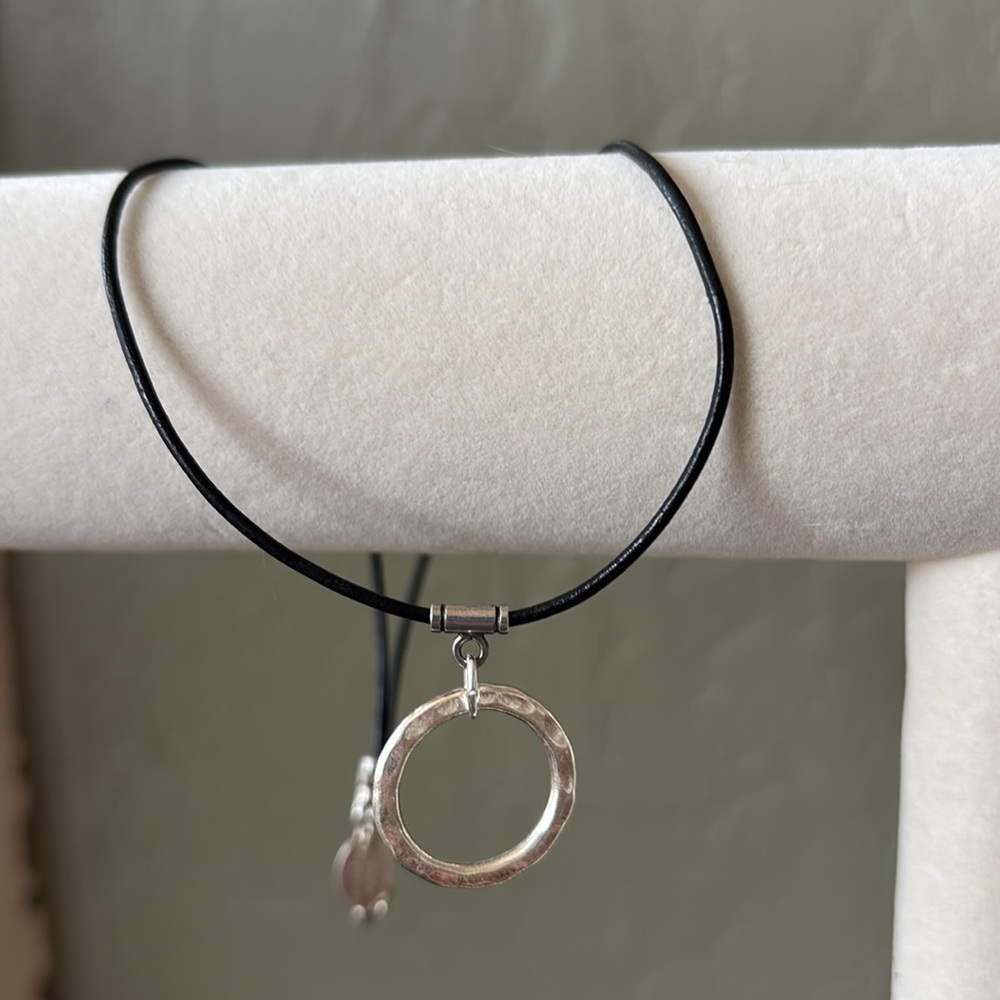 “Karma” Silver Circle Ring Necklace Hammered Thai Silver Black Leather Cord NWT